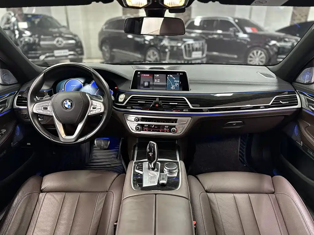 BMW 7 SERIES