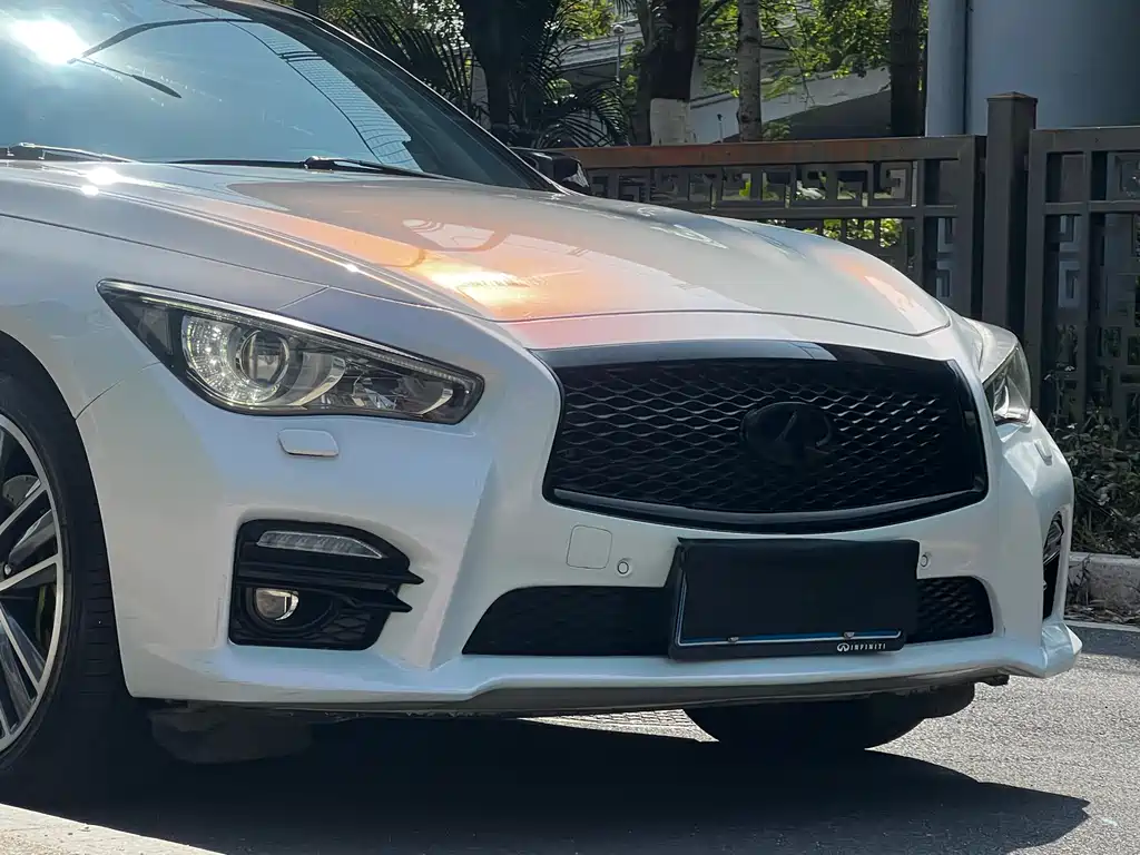 INFINITI Q50L