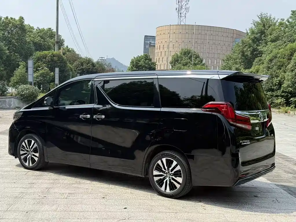 Toyota Alphard 2018 3.5L Luxury