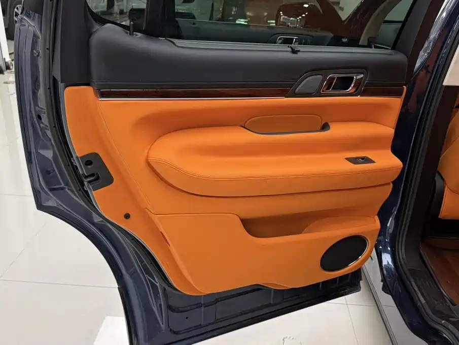 Lincoln MKT — миниатюра 13