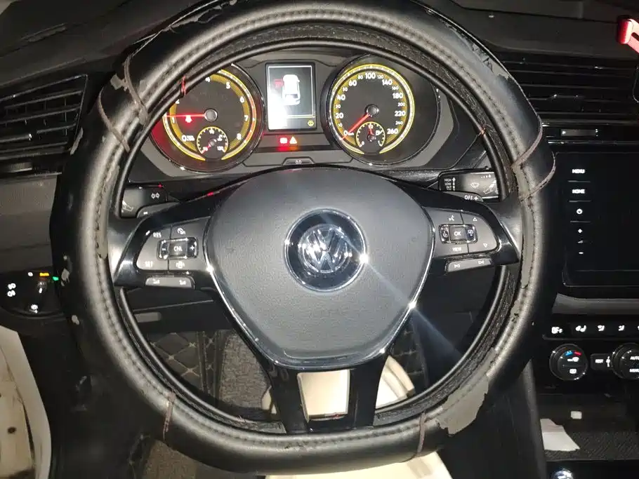 Volkswagen Tiguan L — миниатюра 15
