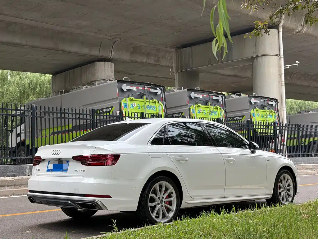 Audi A4L 2019 40 TFSI Fashion VI