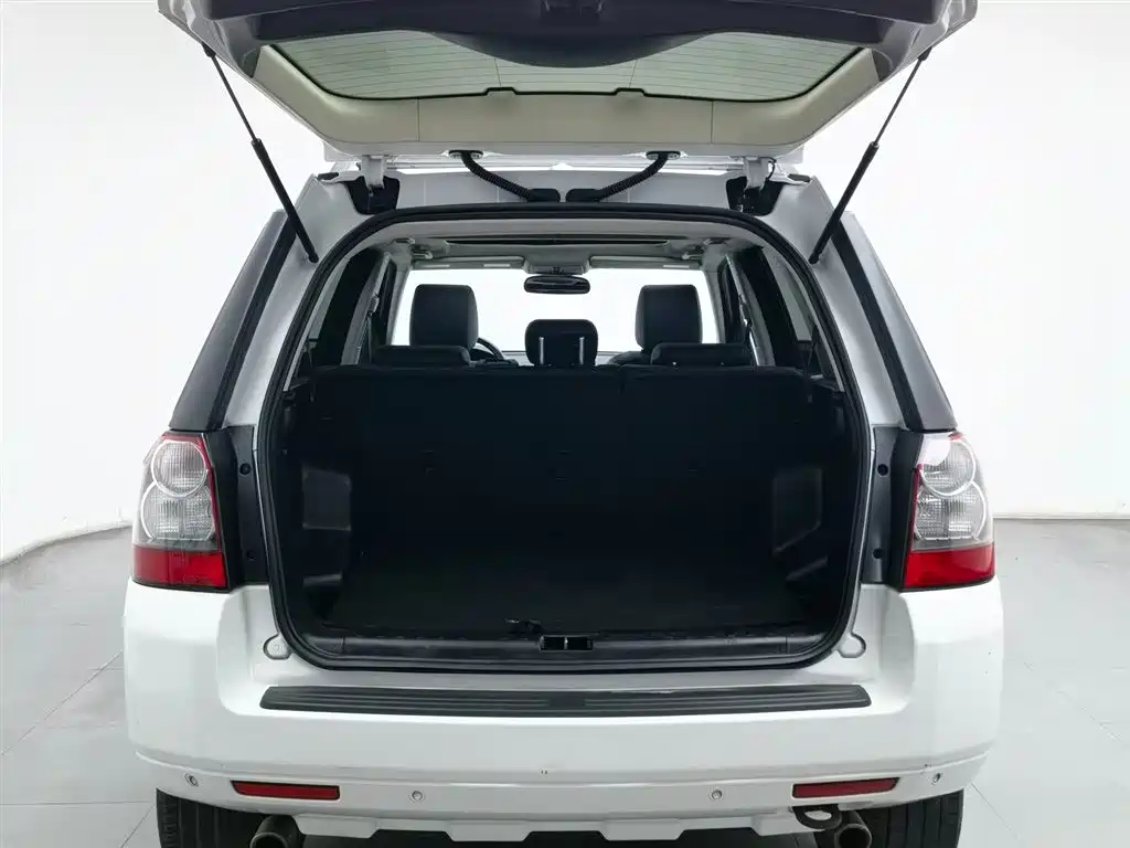 Land Rover 2 012 2.0T Si4 SE
