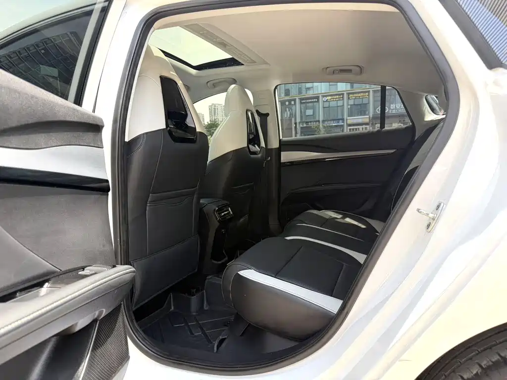 MG MG5 Scorpio — миниатюра 8
