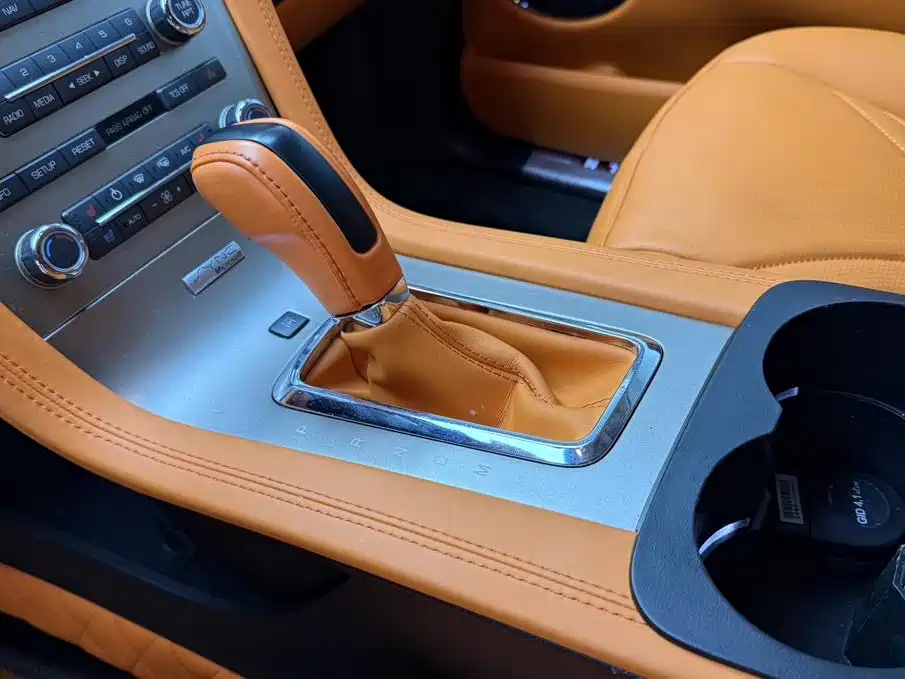 Lincoln MKT — миниатюра 16
