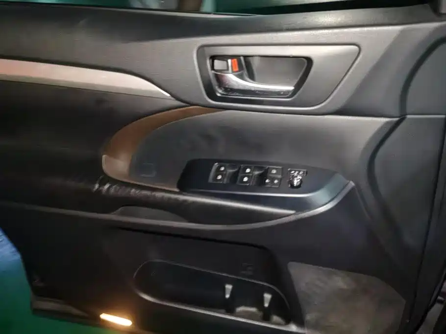Toyota Highlander — миниатюра 7