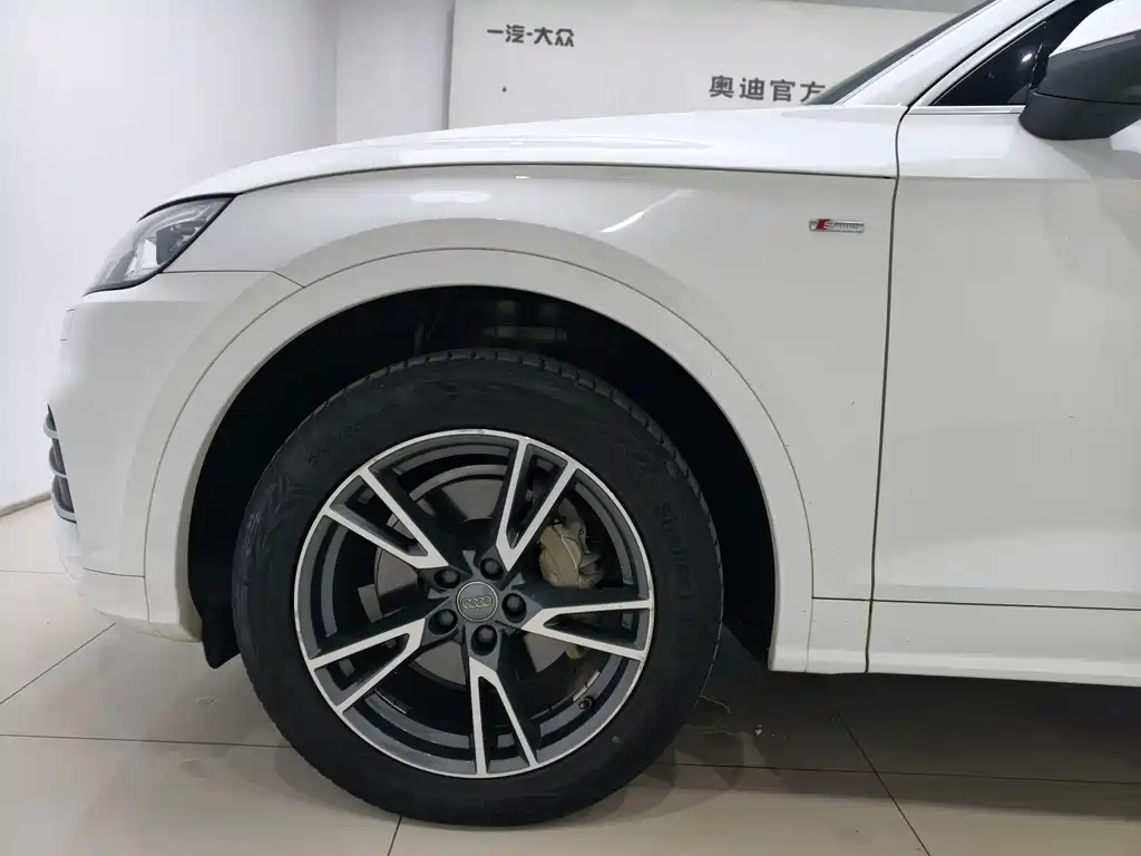 Audi Q5L — миниатюра 15