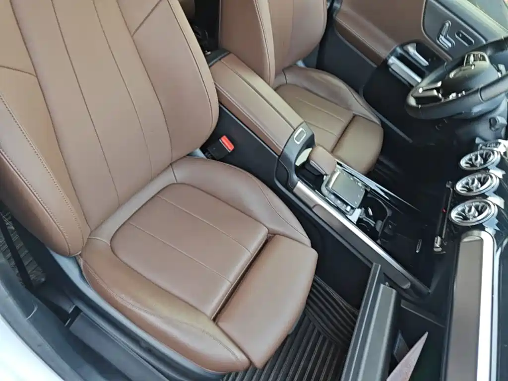 Mercedes-Benz GLB — миниатюра 25