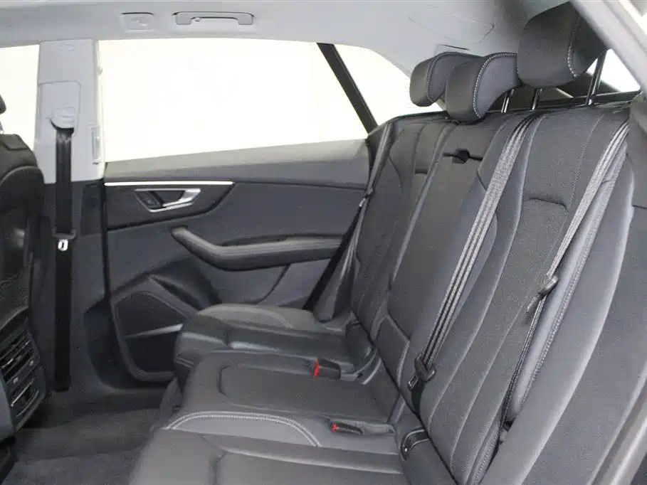 Audi Q8 2024 45 TFSI Luxury