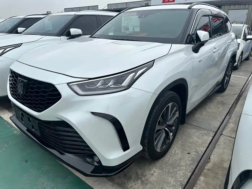 Toyota Crown Kluger 2025