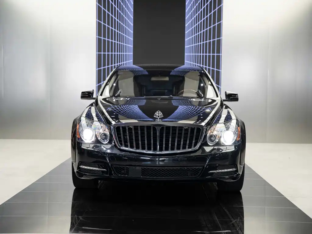 Mercedes-Benz Maybach 2011 6.0T 62 S
