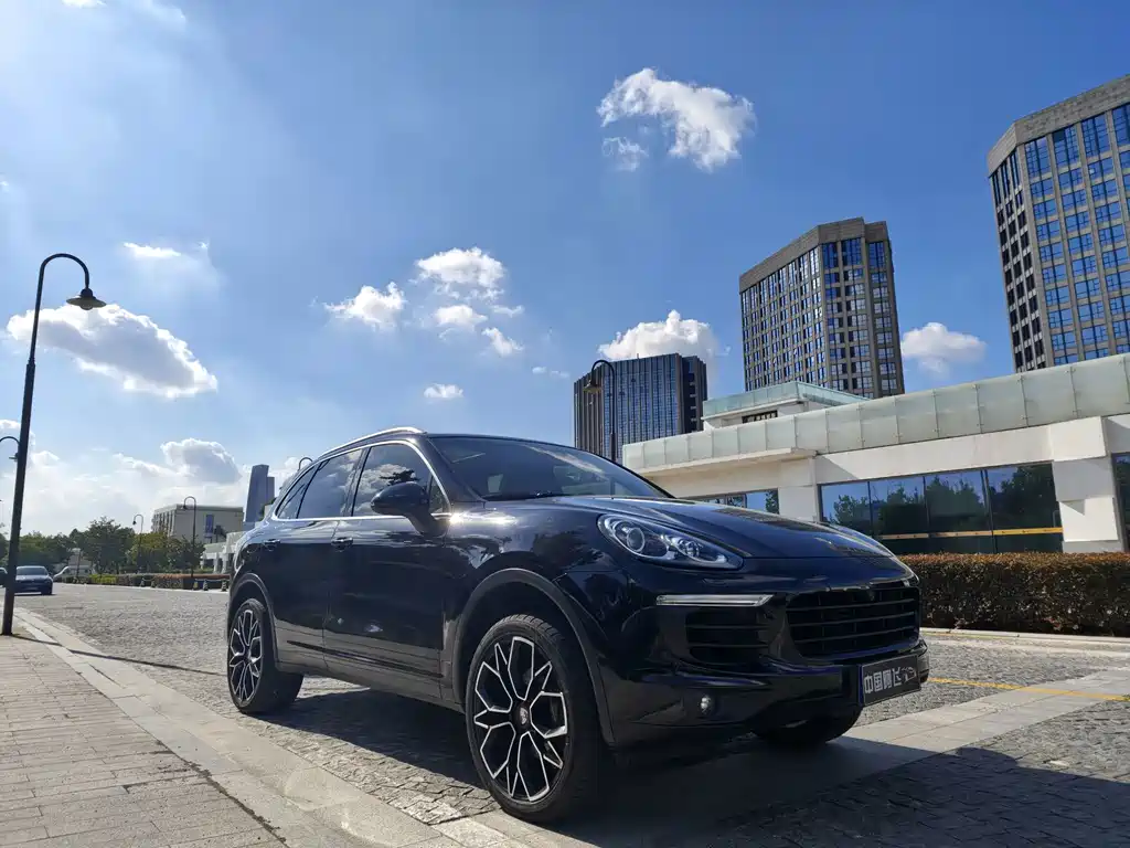 Porsche Cayenne — миниатюра 3