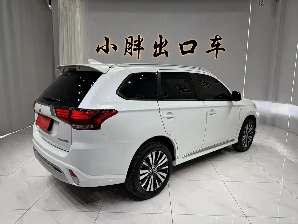 Mitsubishi Outlander 2021 2.0L 5 мест