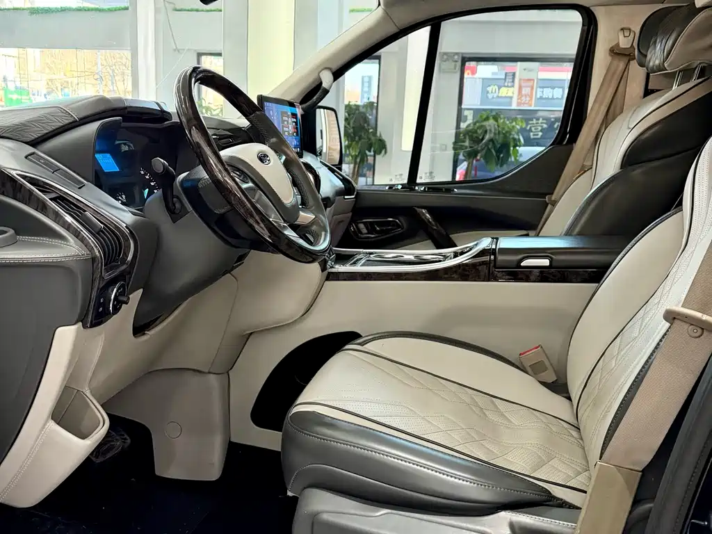 Ford Tourneo 2023 2.0T AT