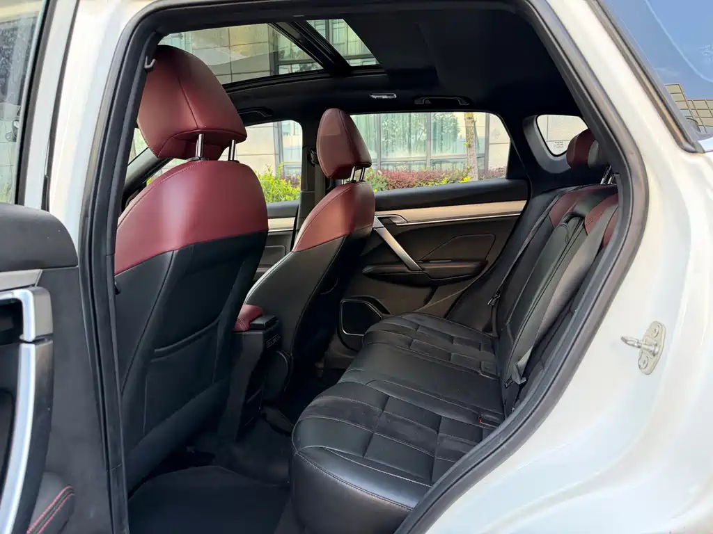 Geely Binyue — миниатюра 9