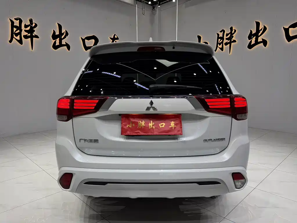 Mitsubishi Outlander 2021 2.0L 5 мест