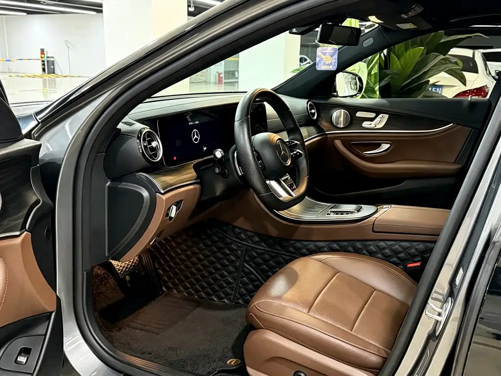 Mercedes-Benz E-Class — миниатюра 4