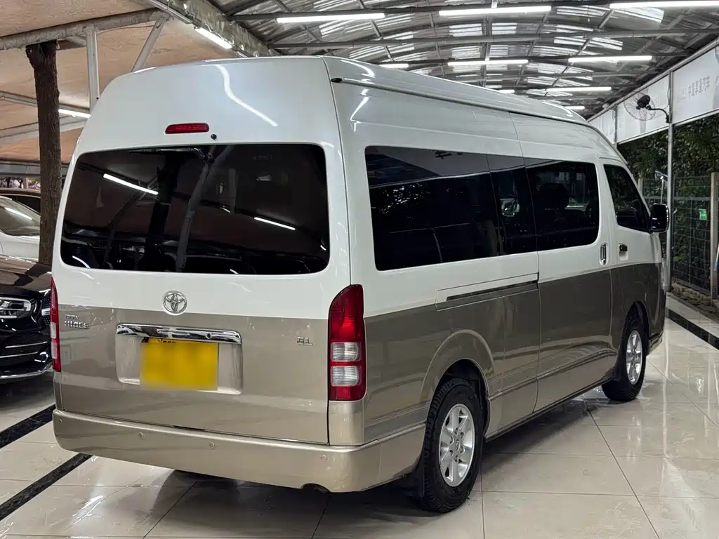 Toyota Hiace — миниатюра 4