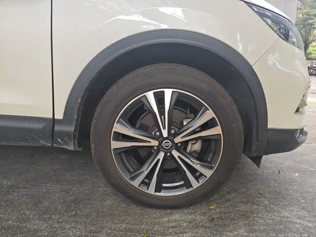Nissan Qashqai — миниатюра 8
