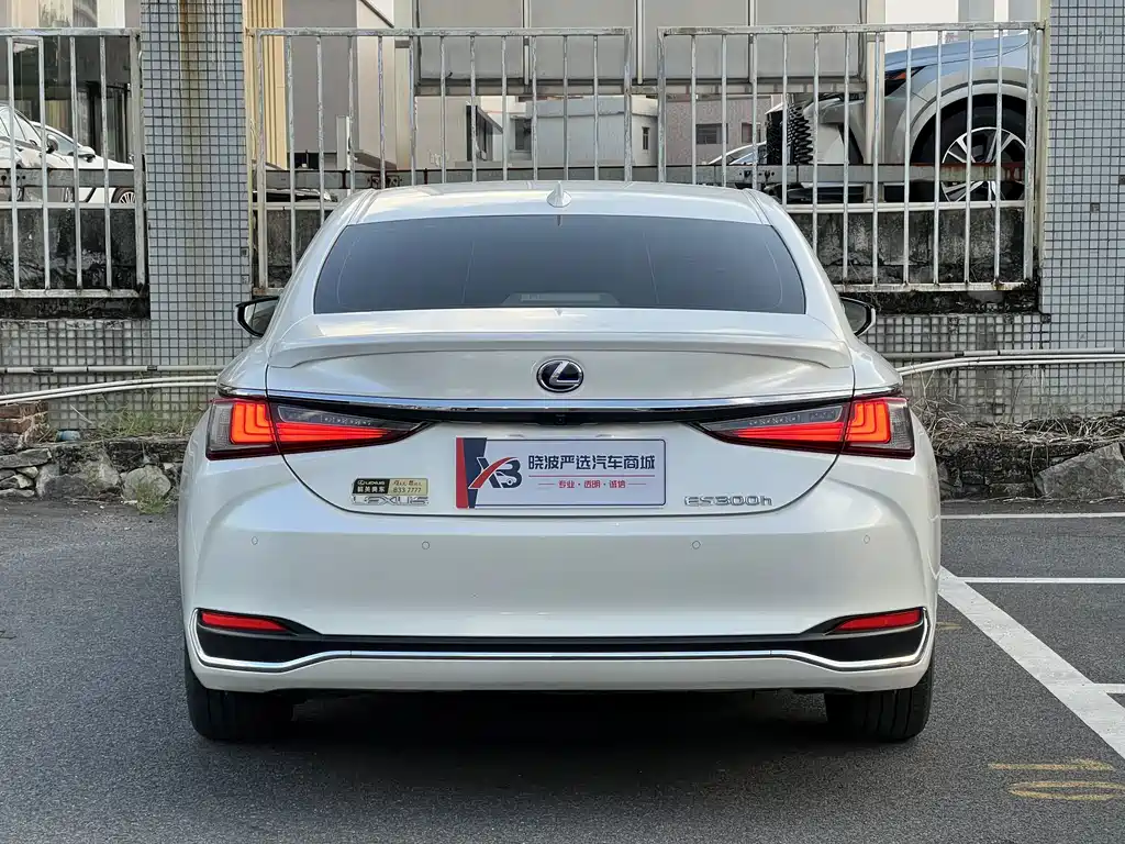 Lexus ES — миниатюра 5