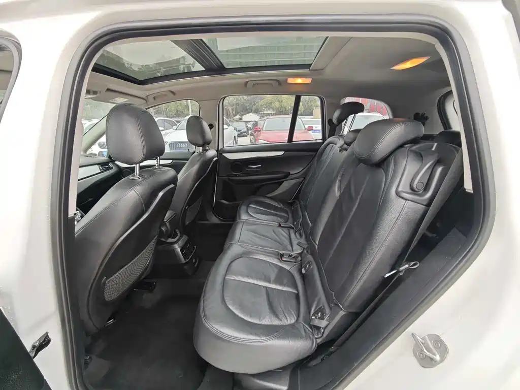 BMW 2 SERIES MULTIFUNCTIONAL STATION WAGON