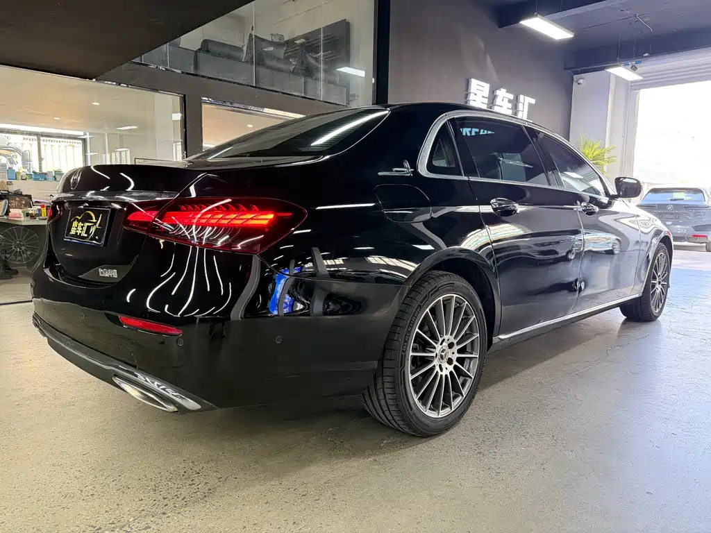 Mercedes-Benz E-Class — миниатюра 14