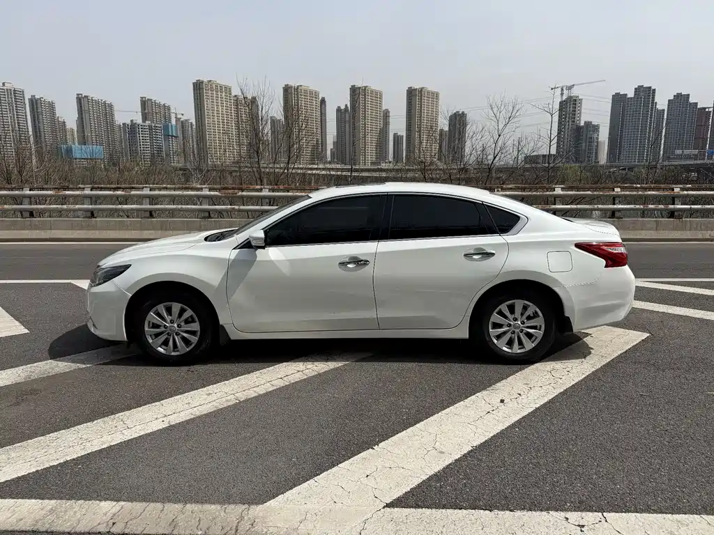 NISSAN TEANA
