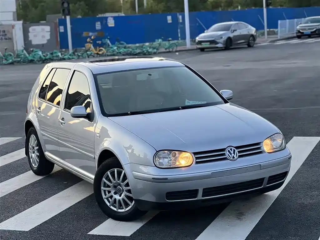 Volkswagen Golf 2004 1.6 AT Fashion