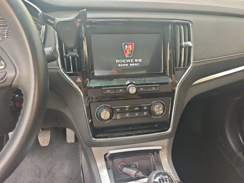 Roewe RX5 — миниатюра 9