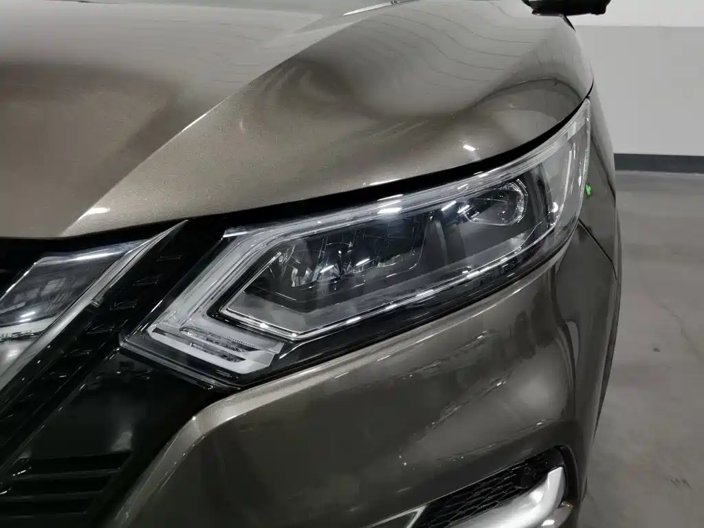 Nissan Qashqai — миниатюра 7