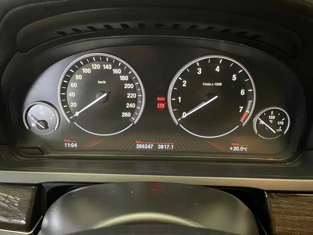 BMW 7 Series — миниатюра 5