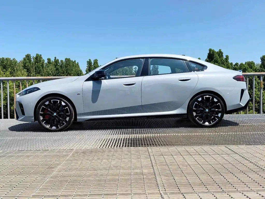 BMW M235L — миниатюра 4