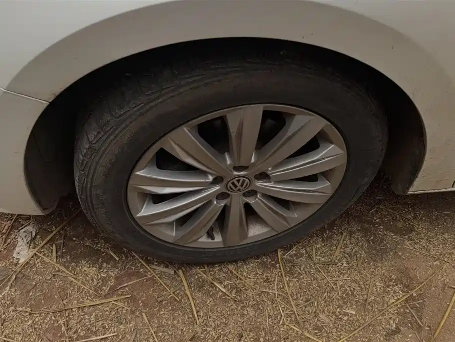 Volkswagen Bora 2016 1.6L MT Comfort