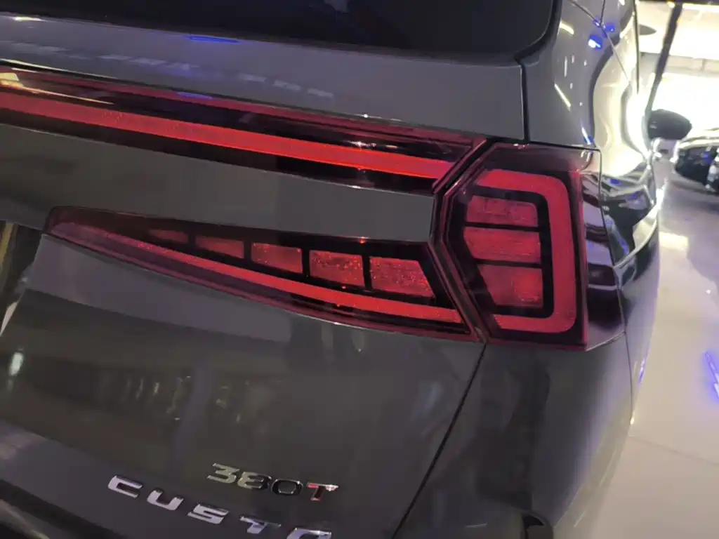 Hyundai Custo — миниатюра 8