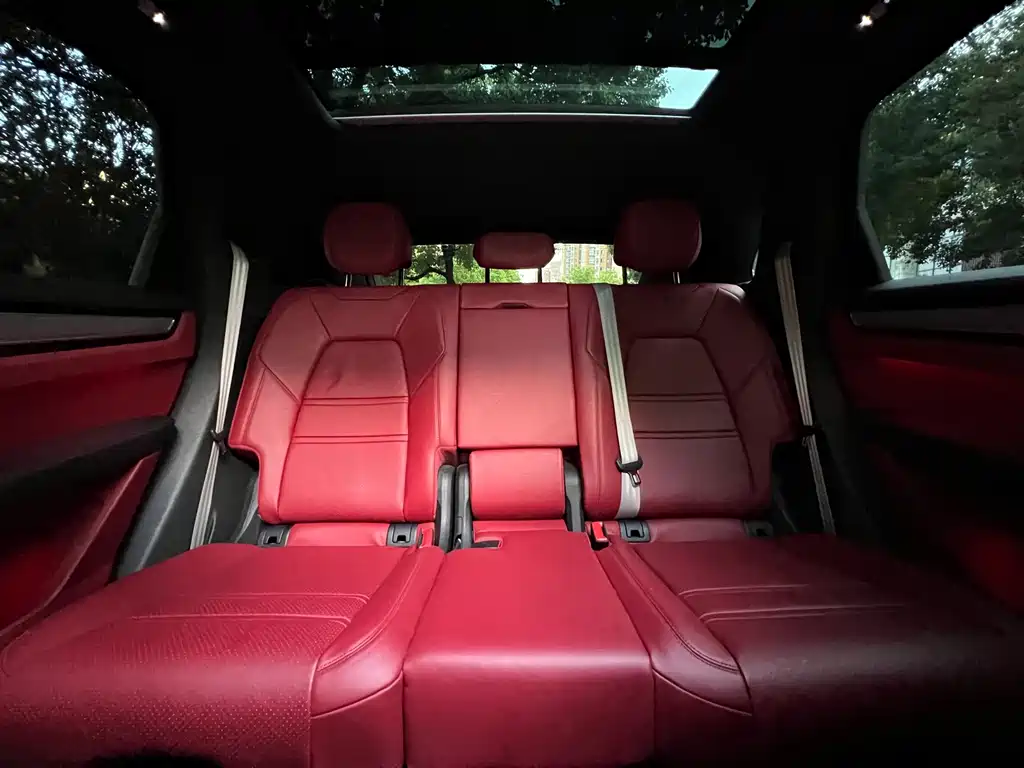 Porsche Cayenne — миниатюра 12