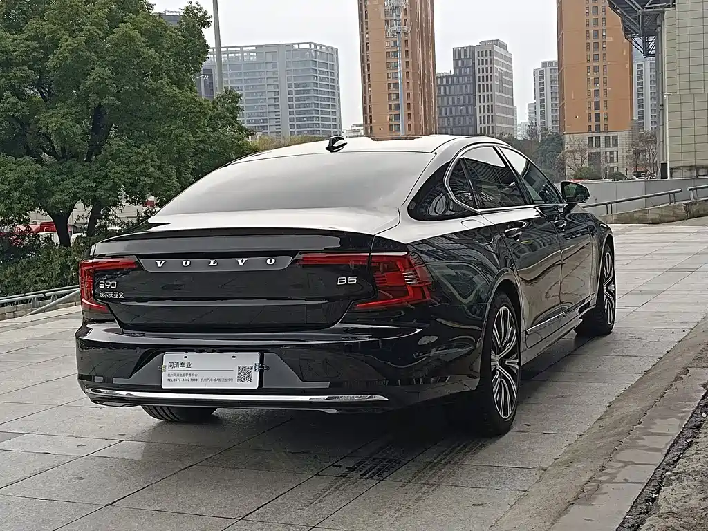 Volvo S90 2024 B5 Luxury