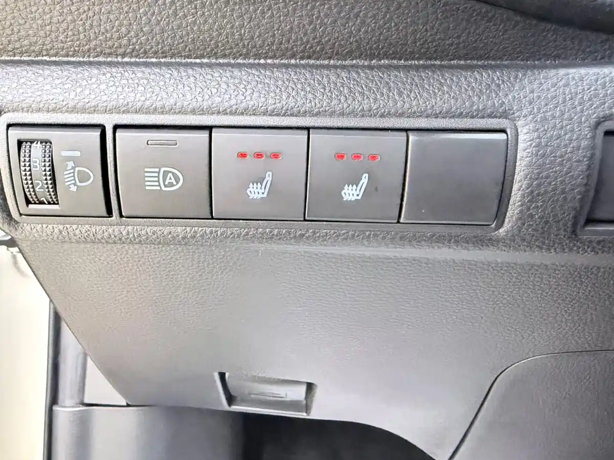 Toyota Corolla id 4589493 из Китая 24