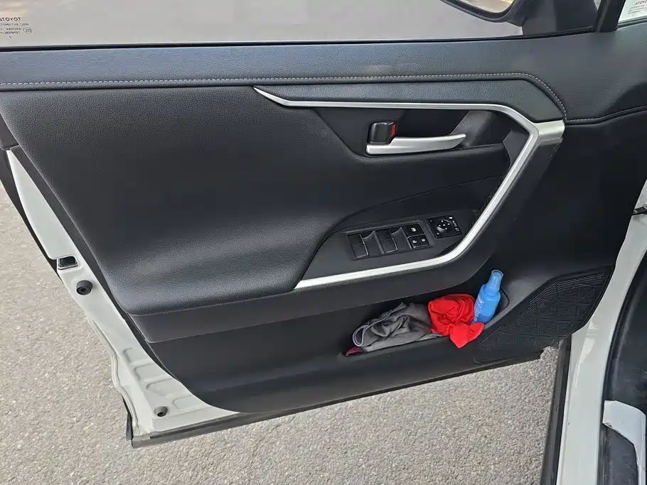 Toyota Wildlander 2023 2.0L CVT Luxury PLUS