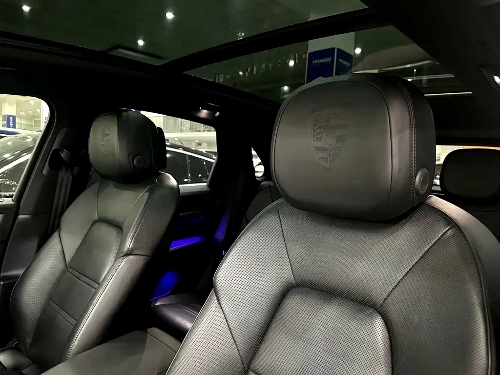 Porsche Cayenne — миниатюра 13
