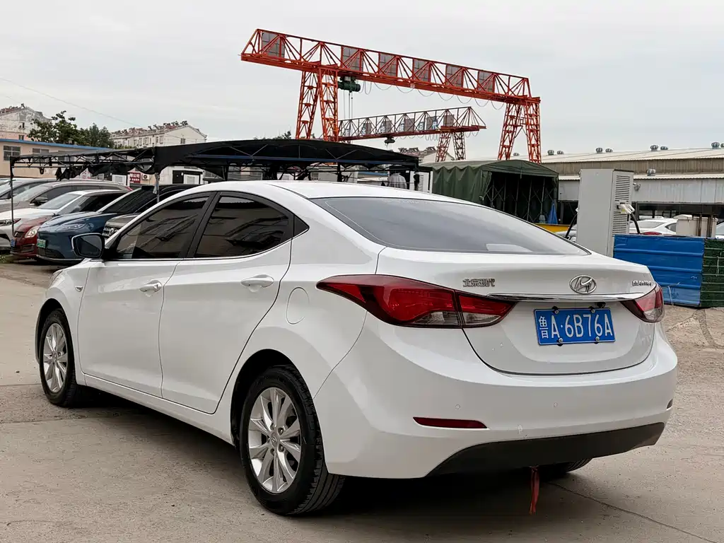 Hyundai Elantra 2016 1.6L AT