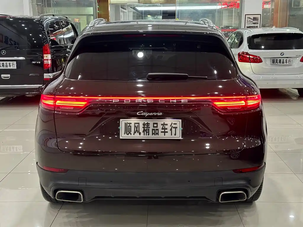 Porsche Cayenne — миниатюра 3