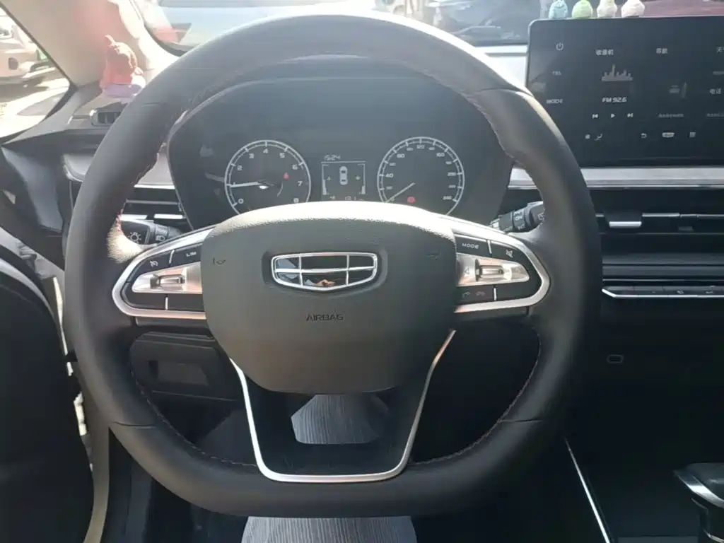 Geely Vision X3 — миниатюра 11