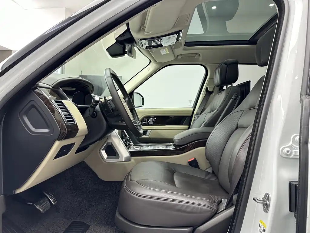 Land Rover Range Rover 2022 3.0 L6 400PS