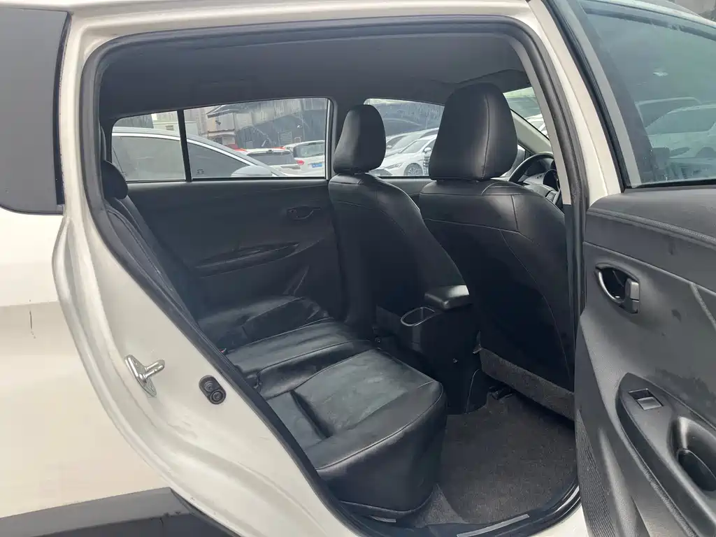 TOYOTA YARIS L ZHIXUAN