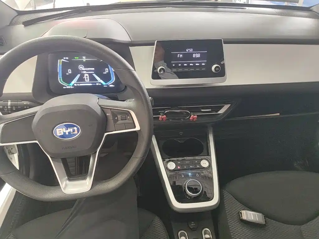 BYD e1 — миниатюра 10