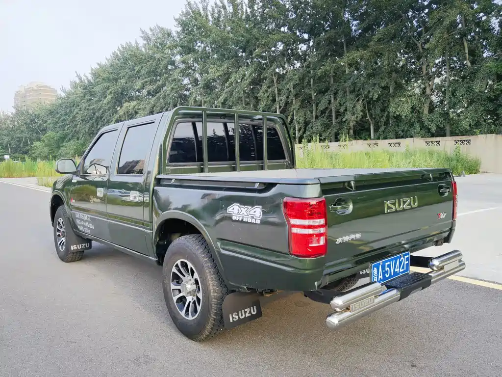 Isuzu Pickup — миниатюра 6
