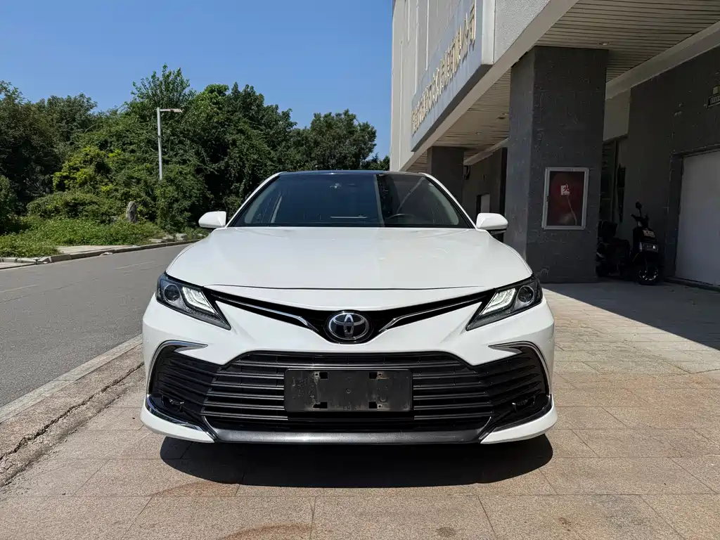 Toyota Camry — миниатюра 2