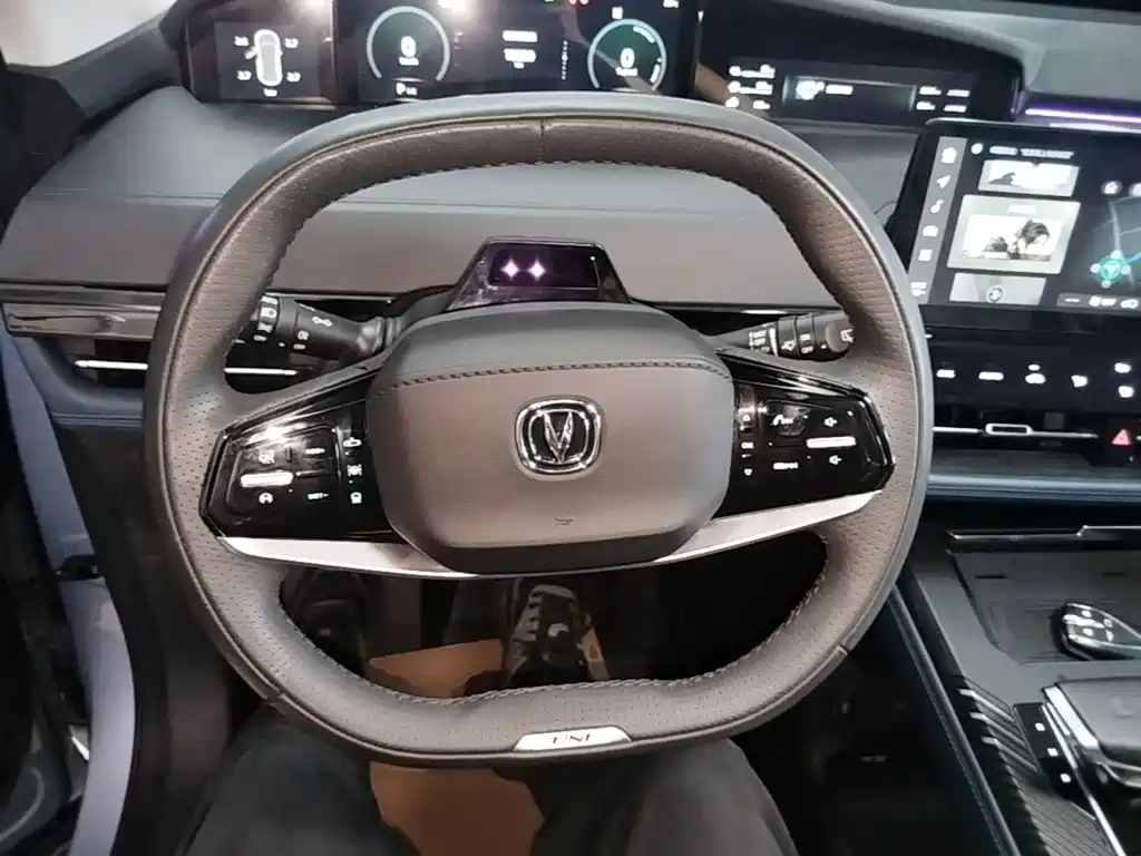 Changan UNI-K iDD — миниатюра 11