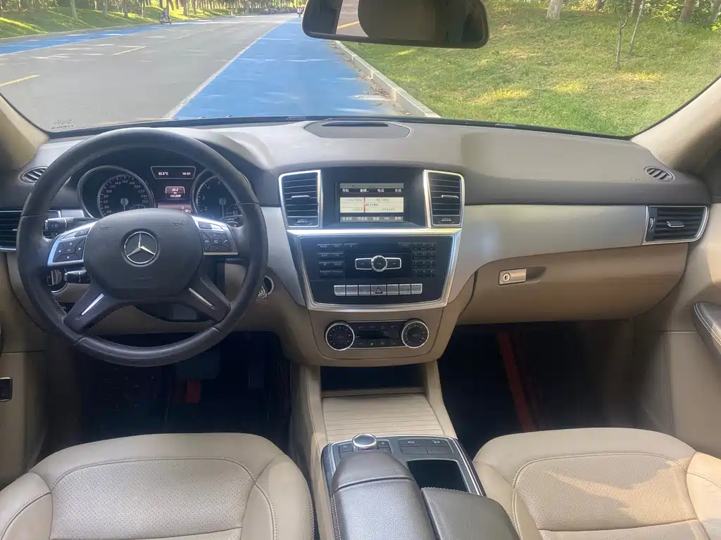 Mercedes-Benz M-Class — миниатюра 13