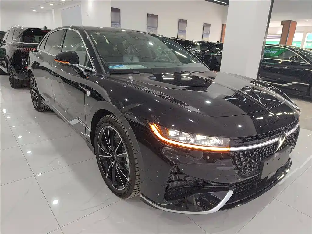 LANTU AUTOMOBILE LANTU CHASING LIGHT